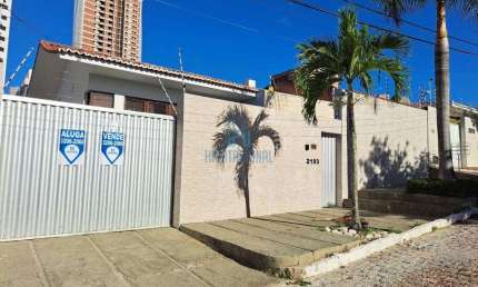 Casa com 3 quartos à venda na Mandacaru,, 2193, Lagoa Nova, Natal por R$ 801.000