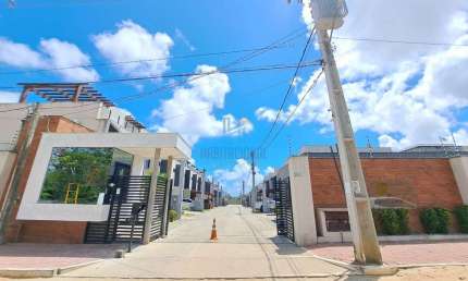 Casa em condomínio fechado com 3 quartos para alugar na Oriente,, 350, Parque das Árvores, Parnamirim por R$ 2.702