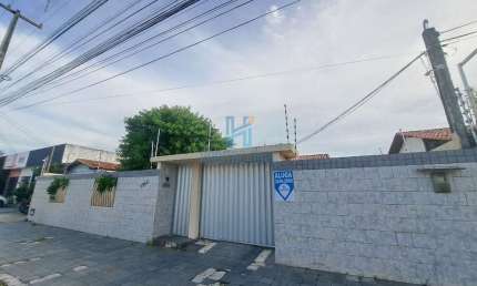 Casa com 3 quartos para alugar na João Ferreira de Melo, 2966, Capim Macio, Natal por R$ 4.500