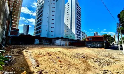 Terreno à venda na Marechal Floriano Peixoto, 574, Tirol, Natal por R$ 1.000.000