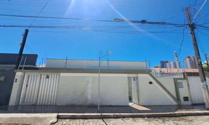 Casa com 3 quartos para alugar na Rua São José de Mipibu, 1489, Lagoa Nova, Natal por R$ 2.800