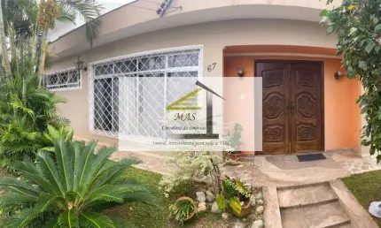 Excelente casa à venda com 06 quartos em localização privilegiada no bairro Capoeiras