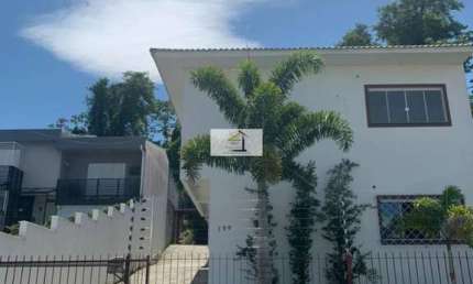Apartamento com excelente localização de 01 quarto em Itaguaçu- Florianopolis - SC