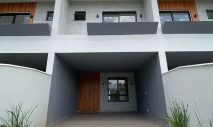 Sobrado à venda no bairro São Marcos - Joinville/SC
