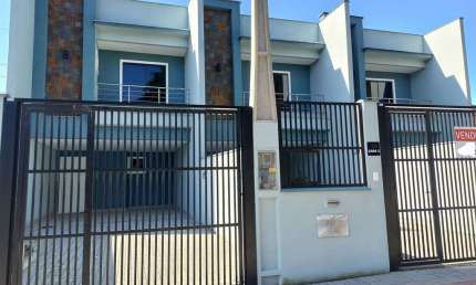 Sobrado à venda no bairro São Marcos - Joinville/SC