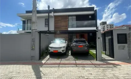 Sobrado à venda no bairro bom retiro - joinville/sc
