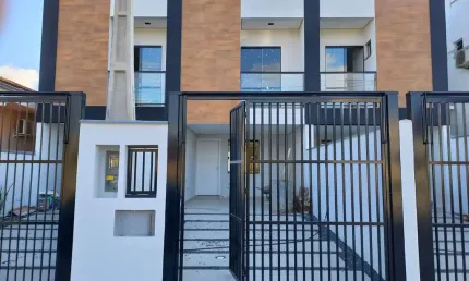 Casa com 3 quartos à venda na Rua Quinze de Novembro, Vila Nova, Joinville