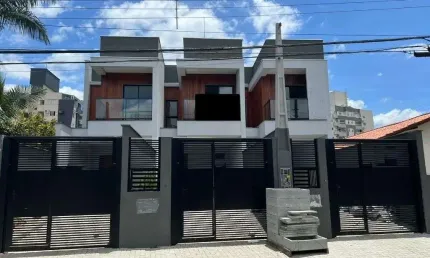 Sobrado à venda no bairro Santo Antônio - Joinville/SC