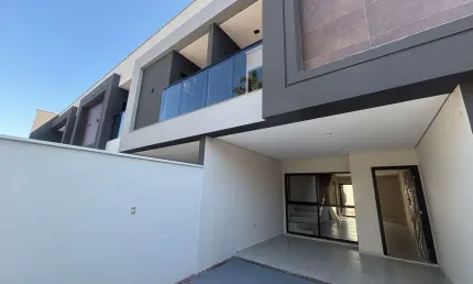 Sobrado à venda no bairro bom retiro - joinville/sc