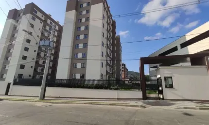 Apartamento Padrão para Venda no Bairro Saguaçu em Joinville-SC