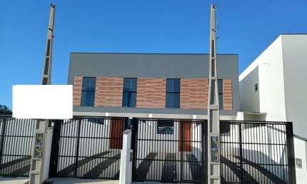 Sobrado à venda no bairro Zona Industrial Norte - Joinville/SC