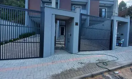 Sobrado à venda no bairro São Marcos - Joinville/SC