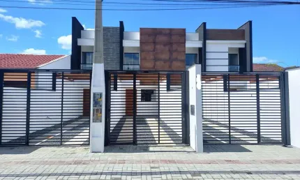 Sobrado à venda no bairro Nova Brasília - Joinville/SC