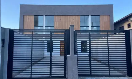 Casa com 3 quartos à venda na Rua Albano Schmidt, Boa Vista, Joinville