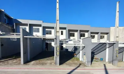 Sobrado à venda no bairro Nova Brasília - Joinville/SC