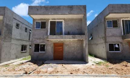 Casas com 4 quartos sendo 3 suítes em Buraquinho - Lauro de Freitas