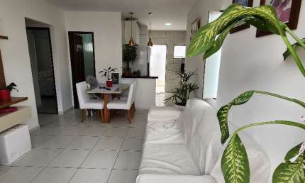 Casa em Condomínio, 2 quartos, 1 suíte e varanda, em Jardim dos Flamboyants, Camaçari/Ba.