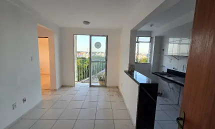 Apartamento de 2 quartos, 1 banheiro, sacada, no Condomínio Città Ravena em Lauro de Freitas.