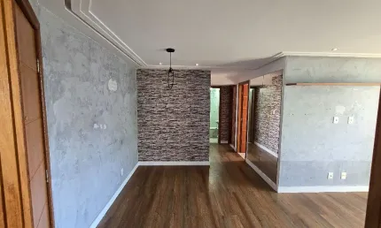 Apartamento de 2 quartos, 1 suíte, varanda, no Condomínio Città de Lauro de Freitas.