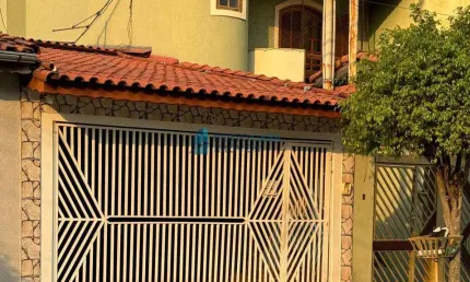 Sobrado à venda em Itaquera, 5 dormitórios, 2 suítes e garagem