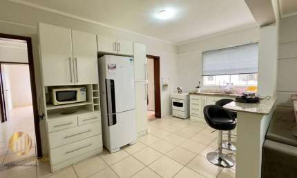 Apartamento térreo mobiliado, no Lago do Taboão, de 100m²