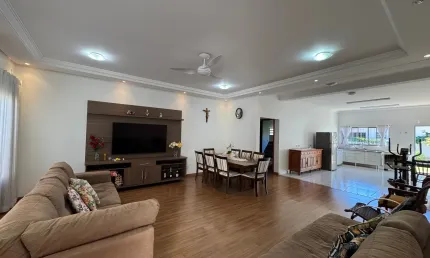 À Venda: Casa 3 Qts, 2 Suítes no Mediterrâneo (Londrina)