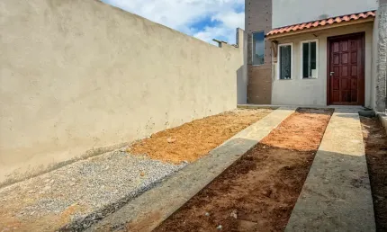 Casa Duplex 2 Quartos 2 Quintais Grandes em Jacaraipe