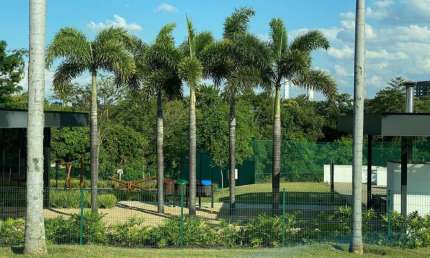 Terreno em condomínio fechado à venda no Granja Marileusa, Uberlândia  por R$ 615.000