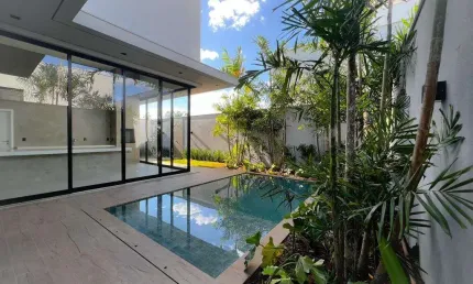 Casa em condomínio fechado com 4 quartos à venda no Alphaville, Uberlândia  por R$ 2.250.000