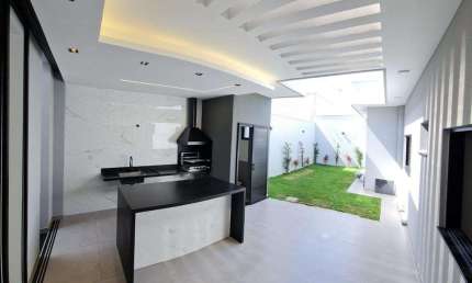 Casa com 3 quartos à venda no Alto Umuarama, Uberlândia  por R$ 1.050.000