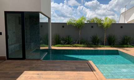 Casa em condomínio fechado com 4 quartos à venda em Laranjeiras, Uberlândia  por R$ 2.200.000
