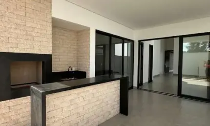 Casa em condomínio fechado com 3 quartos à venda em Laranjeiras, Uberlândia  por R$ 1.980.000