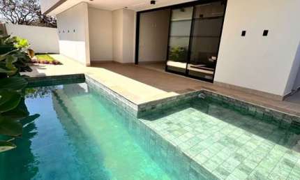 Casa em condomínio fechado com 3 quartos à venda em Laranjeiras, Uberlândia  por R$ 2.200.000