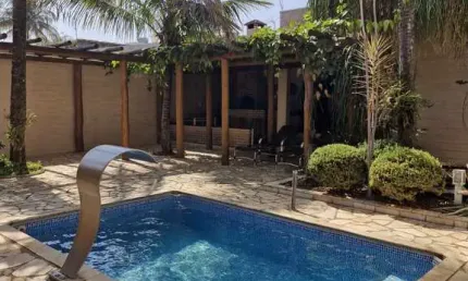 Casa com 3 quartos à venda no Santa Mônica, Uberlândia  por R$ 980.000