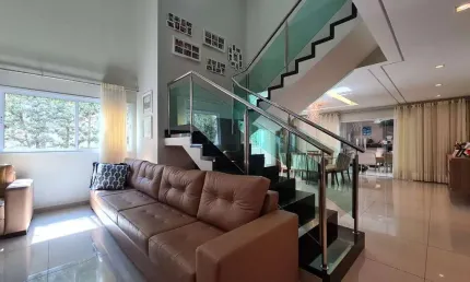 Casa em condomínio fechado com 4 quartos à venda no Jardim Karaíba, Uberlândia  por R$ 4.000.000