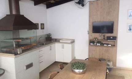 Casa em condomínio fechado com 3 quartos à venda no Tubalina, Uberlândia  por R$ 650.000