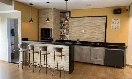 Casa com 3 quartos à venda no Novo Mundo, Uberlândia  por R$ 900.000