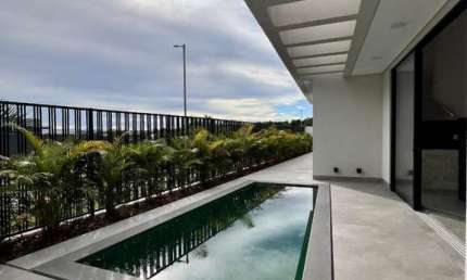 Casa em condomínio fechado com 3 quartos à venda no Alphaville, Uberlândia  por R$ 2.690.000