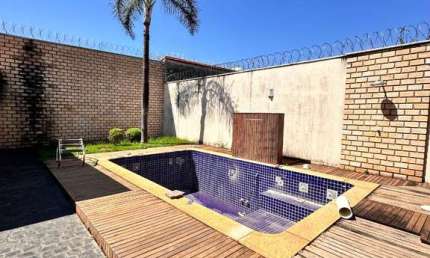 Casa com 4 quartos à venda no Tibery, Uberlândia  por R$ 1.100.000