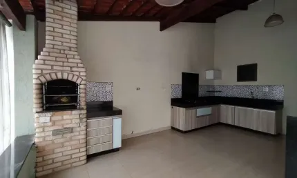Casa com 2 quartos à venda na Cidade Jardim, Uberlândia  por R$ 550.000