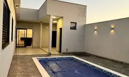 Casa com 3 quartos à venda no Alto Umuarama, Uberlândia  por R$ 990.000