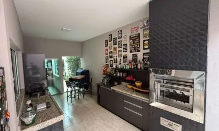 Casa com 3 quartos à venda no Santa Rosa, Uberlândia  por R$ 1.000.000