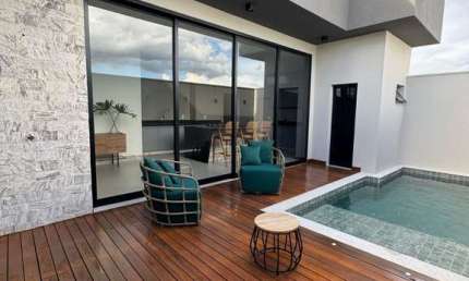 Casa em condomínio fechado com 3 quartos à venda em Laranjeiras, Uberlândia  por R$ 2.450.000