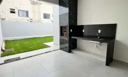 Casa com 3 quartos à venda no Jardim Holanda, Uberlândia  por R$ 630.000