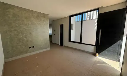 Casa com 3 quartos à venda em Laranjeiras, Uberlândia  por R$ 525.000