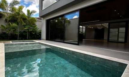 Casa com 4 quartos à venda no Morada da Colina, Uberlândia  por R$ 2.800.000