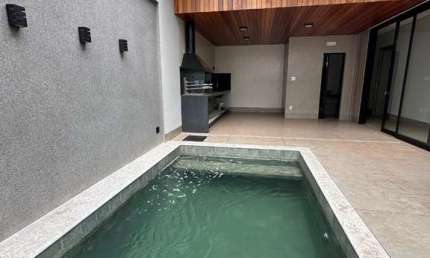 Casa com 3 quartos à venda no Grand Ville, Uberlândia  por R$ 1.430.000