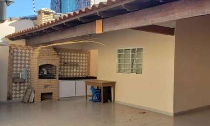 Casa com 3 quartos à venda no Alto Umuarama, Uberlândia  por R$ 685.000