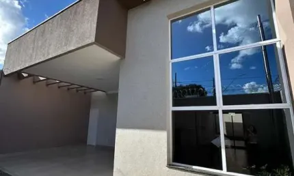 Casa com 3 quartos à venda no Jardim Botânico, Uberlândia  por R$ 1.100.000
