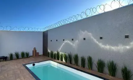 Casa com 3 quartos à venda no Jardim Botânico, Uberlândia  por R$ 890.000